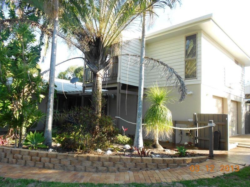 24 Wavecrest Drive, Castaways Beach QLD 4567