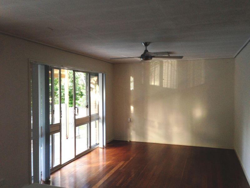 1/2 Kareela Avenue, Noosa Heads QLD 4567