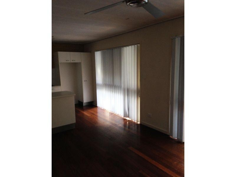 1/2 Kareela Avenue, Noosa Heads QLD 4567