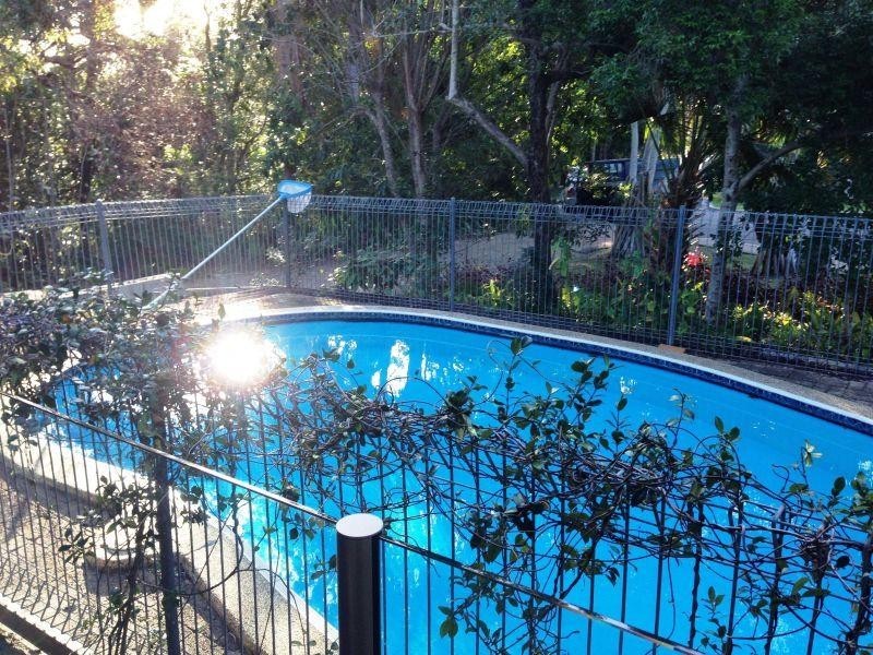 1/2 Kareela Avenue, Noosa Heads QLD 4567