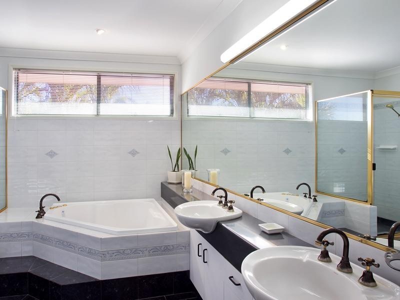 61 The Peninsula, Noosaville QLD 4566
