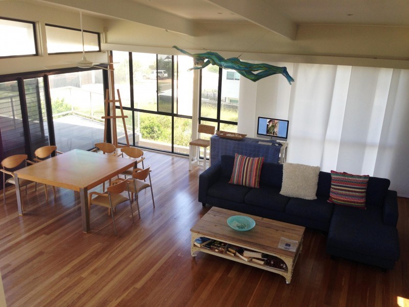 15 Tropicana Rise, Castaways Beach QLD 4567