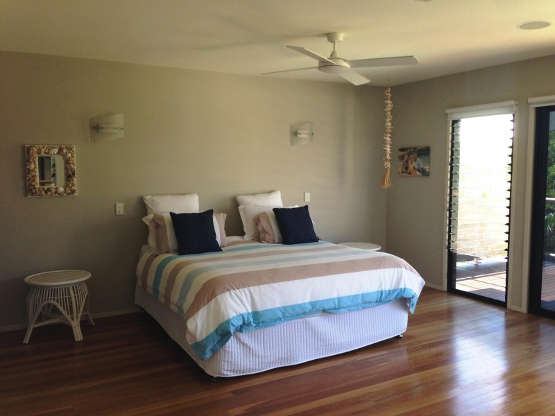 15 Tropicana Rise, Castaways Beach QLD 4567