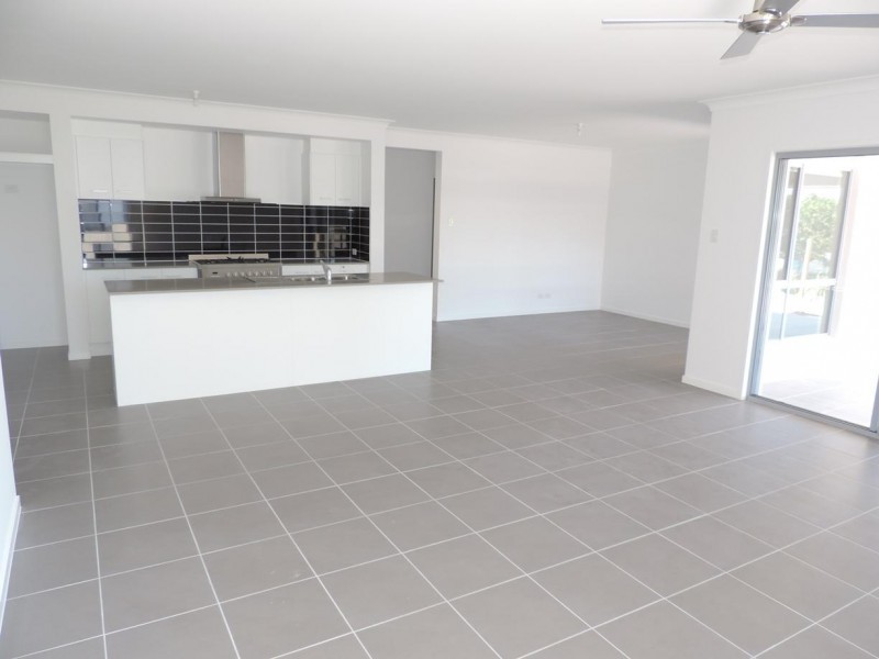 12 Smoke Bush Drive, Noosa Heads QLD 4567