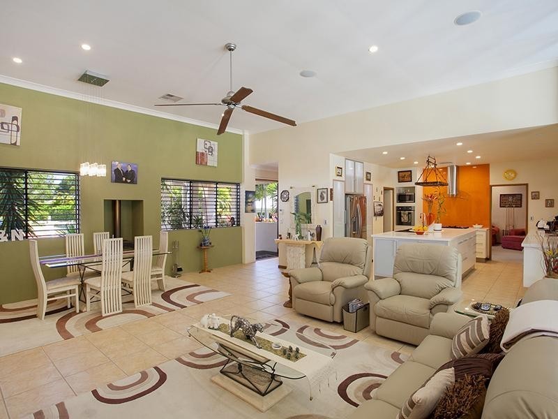 8 Habitat Place, Noosa Heads QLD 4567