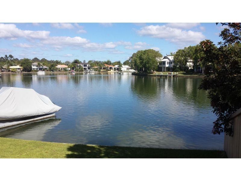 1 Leeside Place, Noosa Waters QLD 4566