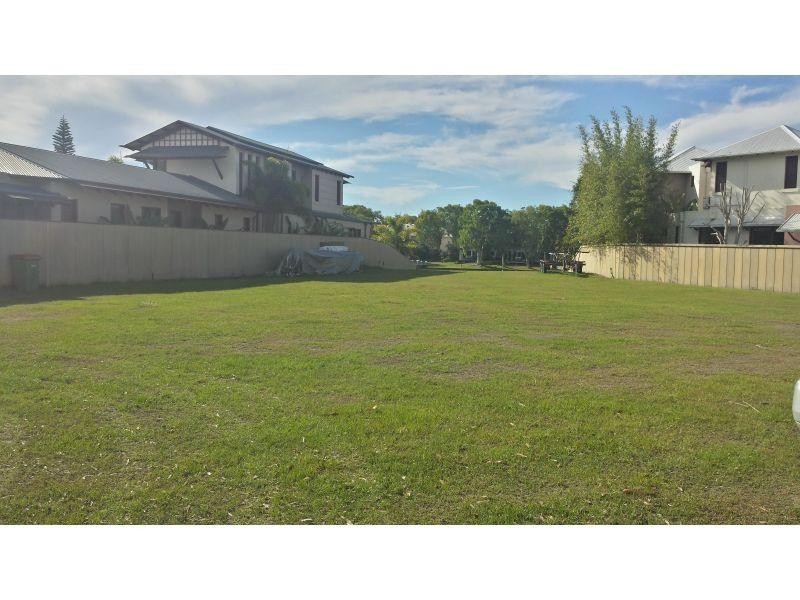 1 Leeside Place, Noosa Waters QLD 4566
