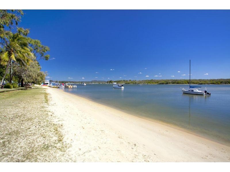 10 Edward Street, Noosaville QLD 4566