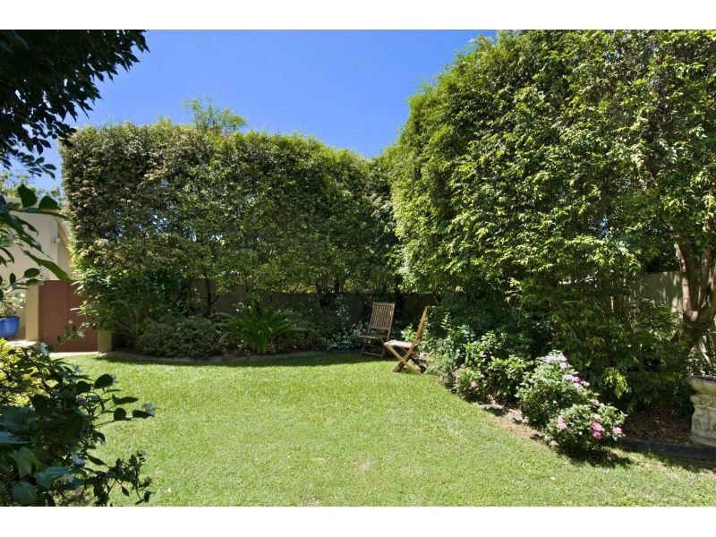 8 Delorme Street, Noosa Heads QLD 4567