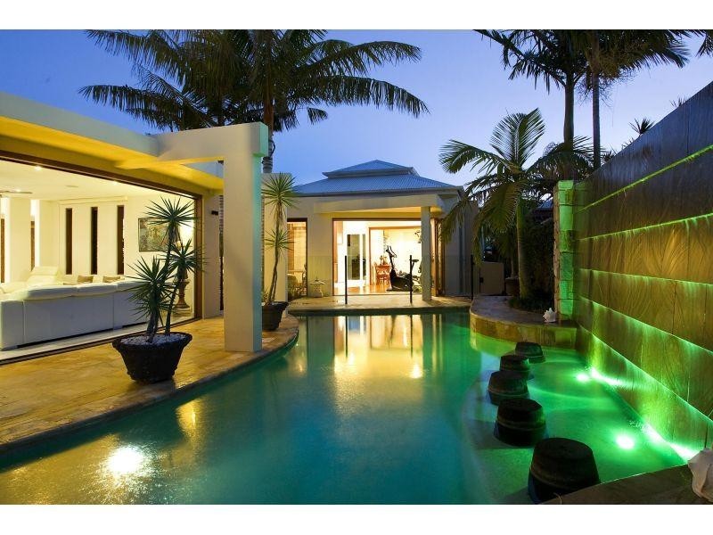 4 Seahorse Place, Noosa Waters QLD 4566