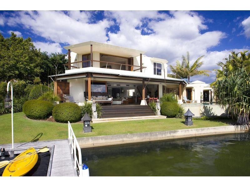 4 Seahorse Place, Noosa Waters QLD 4566