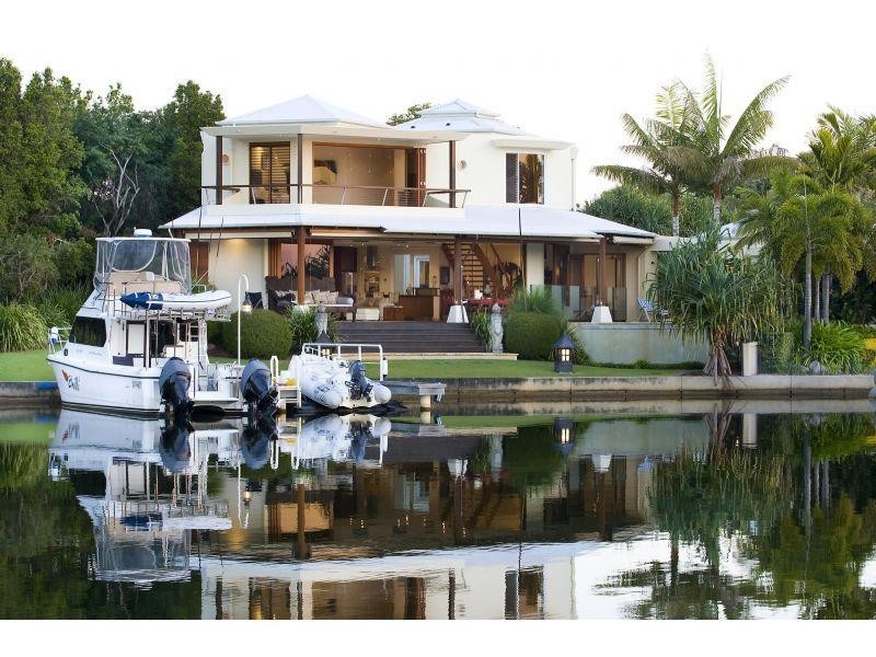 4 Seahorse Place, Noosa Waters QLD 4566