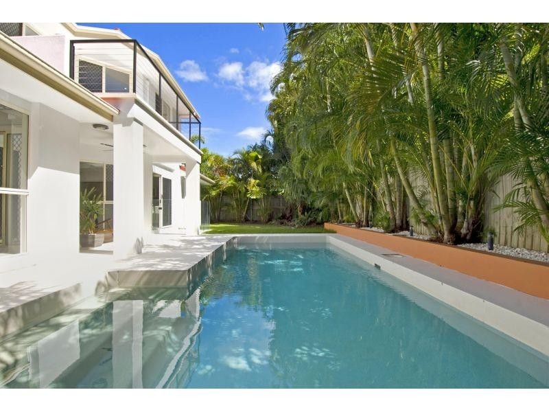 12 Headland Drive, Noosa Waters QLD 4566