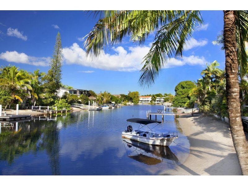 8 Ravenwood Drive, Noosa Heads QLD 4567