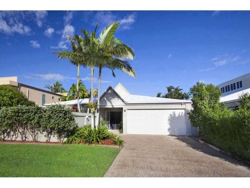 8 Ravenwood Drive, Noosa Heads QLD 4567