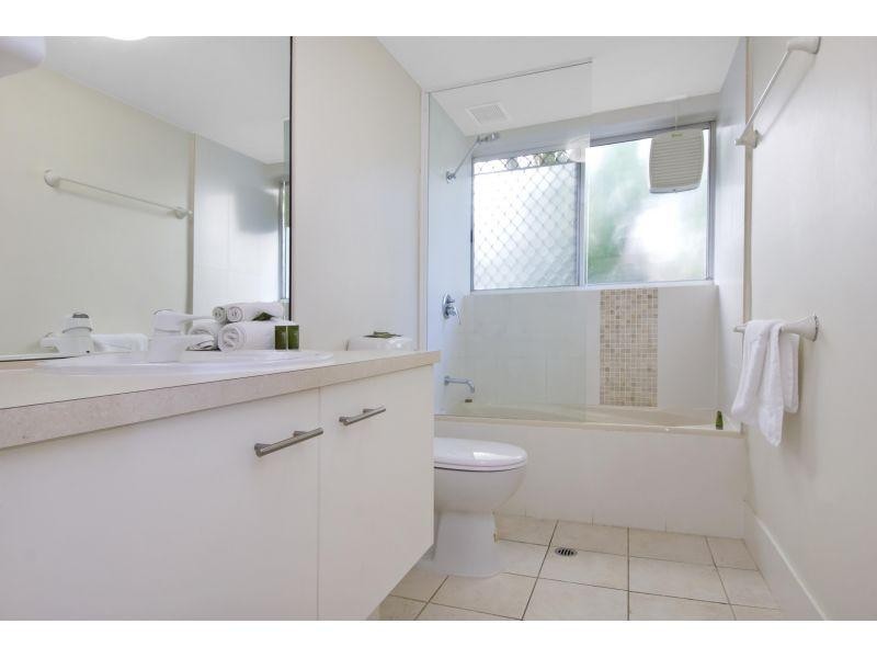 8/2 Noosa Drive, Noosa Heads QLD 4567