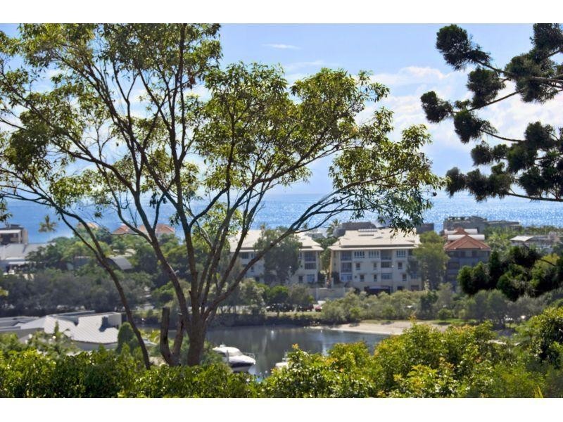 8/2 Noosa Drive, Noosa Heads QLD 4567