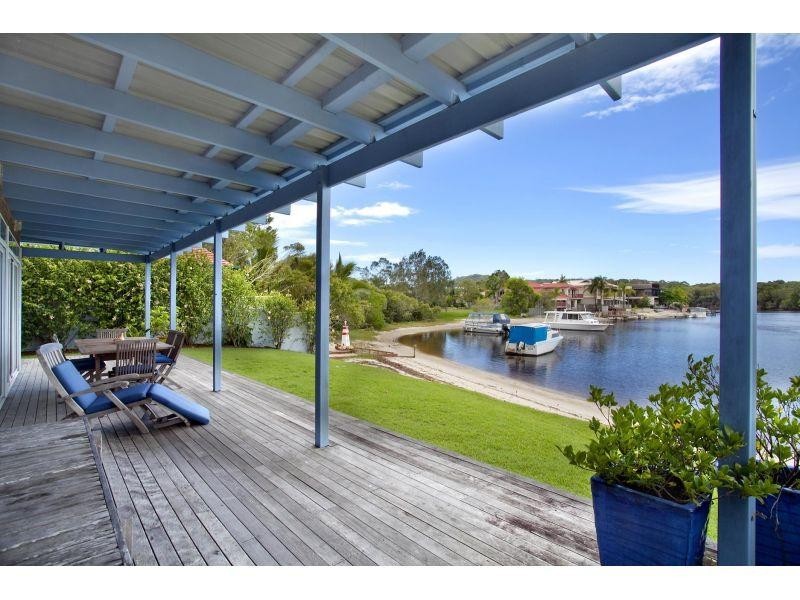 11 Dolphin Crescent, Noosa Heads QLD 4567