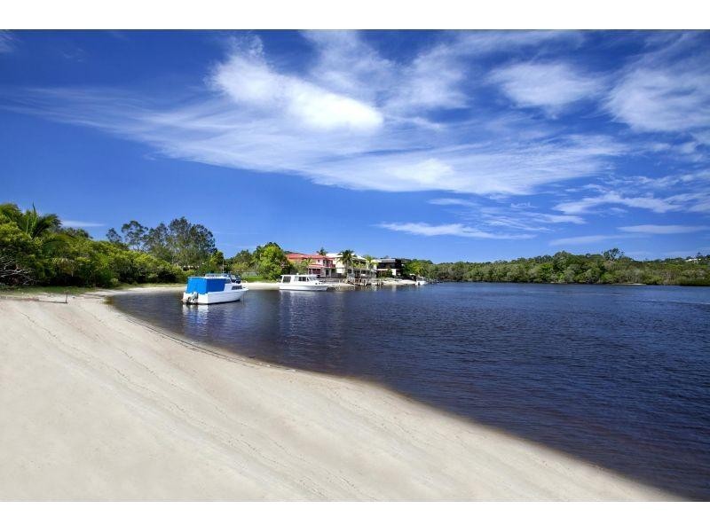 11 Dolphin Crescent, Noosa Heads QLD 4567