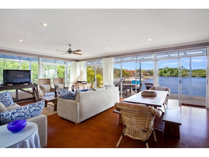 11 Dolphin Crescent, Noosa Heads QLD 4567