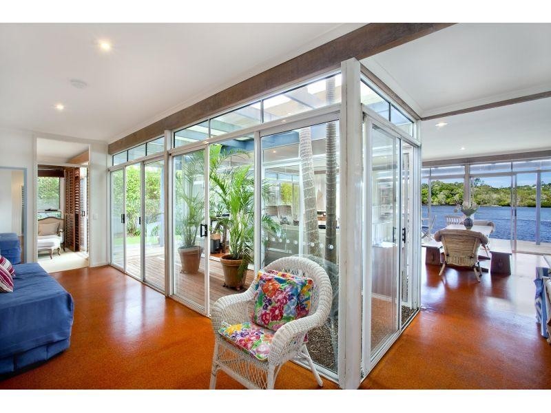 11 Dolphin Crescent, Noosa Heads QLD 4567