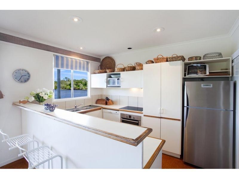 11 Dolphin Crescent, Noosa Heads QLD 4567