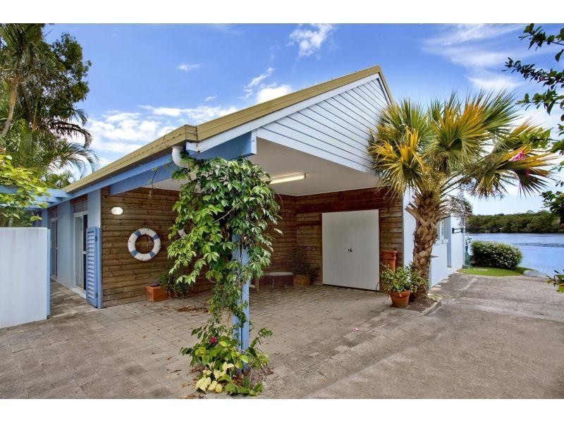 11 Dolphin Crescent, Noosa Heads QLD 4567