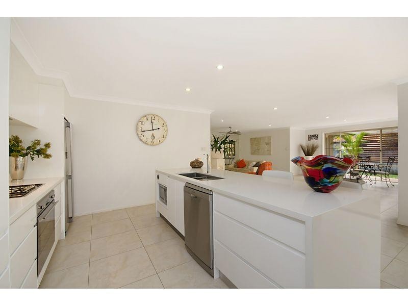 3 Spindrift Court, Noosa Waters QLD 4566