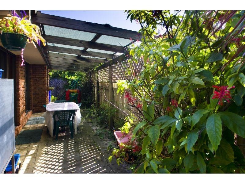 33 Leslie Drive, Noosa Heads QLD 4567