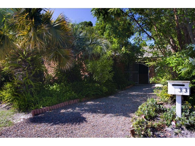 33 Leslie Drive, Noosa Heads QLD 4567