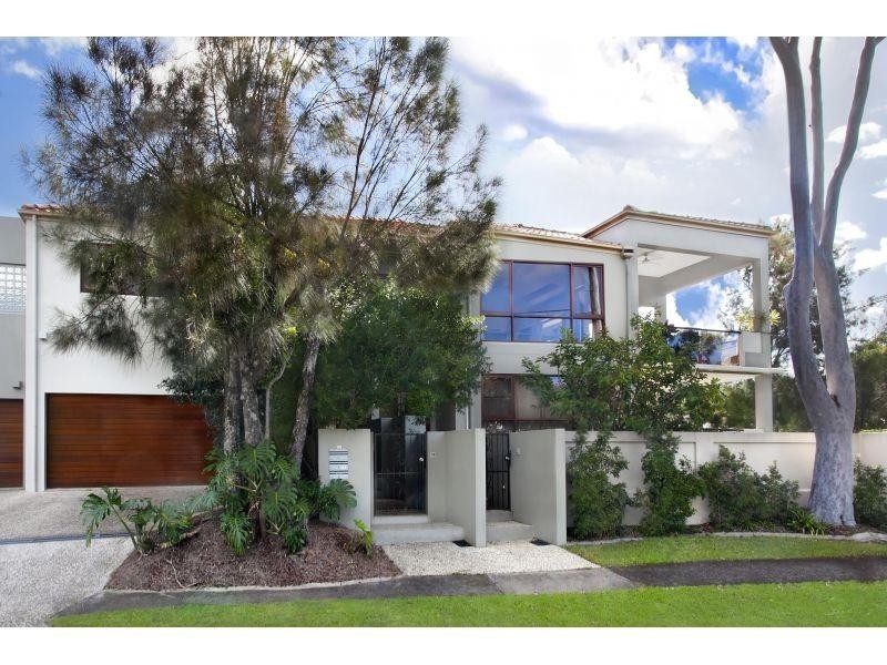 2/11 Hilton Esplanade, Noosaville QLD 4566
