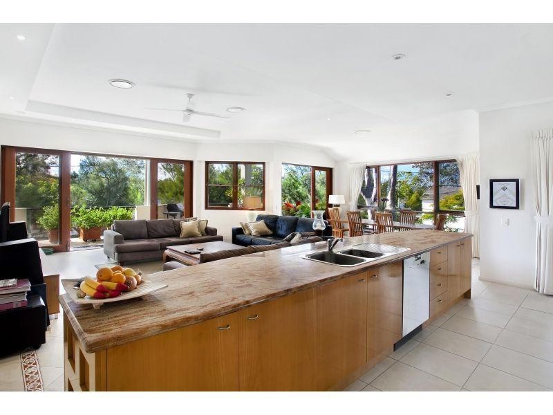 2/11 Hilton Esplanade, Noosaville QLD 4566