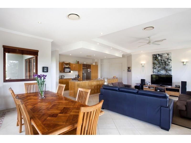 2/11 Hilton Esplanade, Noosaville QLD 4566