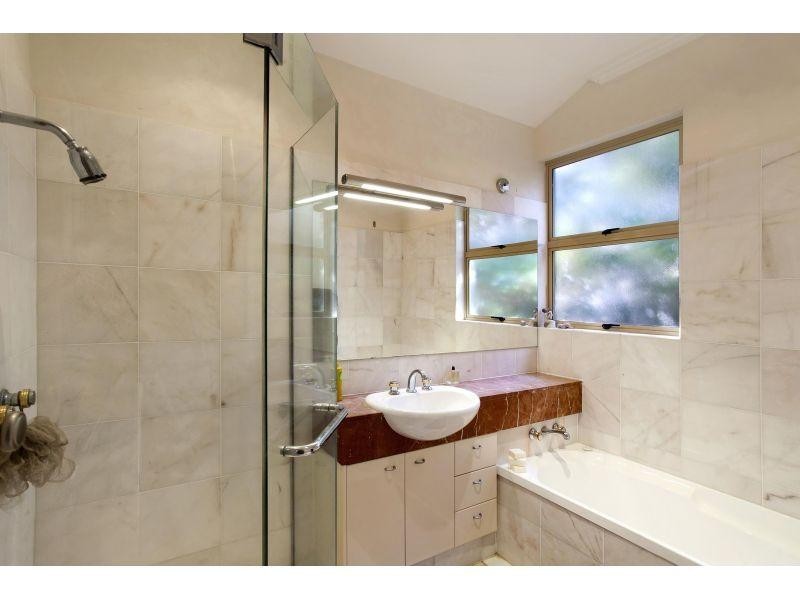 2/11 Hilton Esplanade, Noosaville QLD 4566