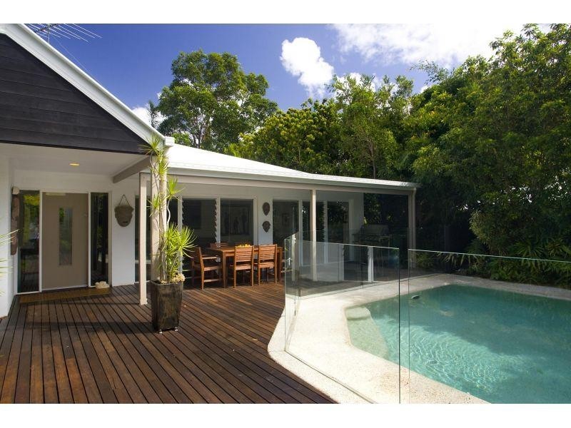 11 Currawong Street, Noosa Heads QLD 4567