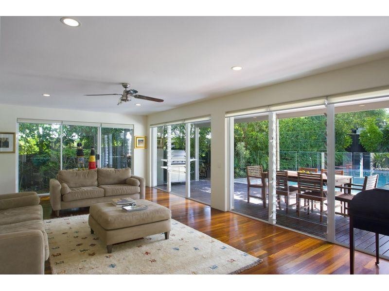 11 Currawong Street, Noosa Heads QLD 4567