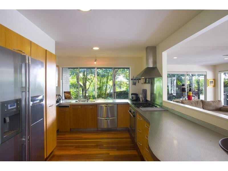 11 Currawong Street, Noosa Heads QLD 4567