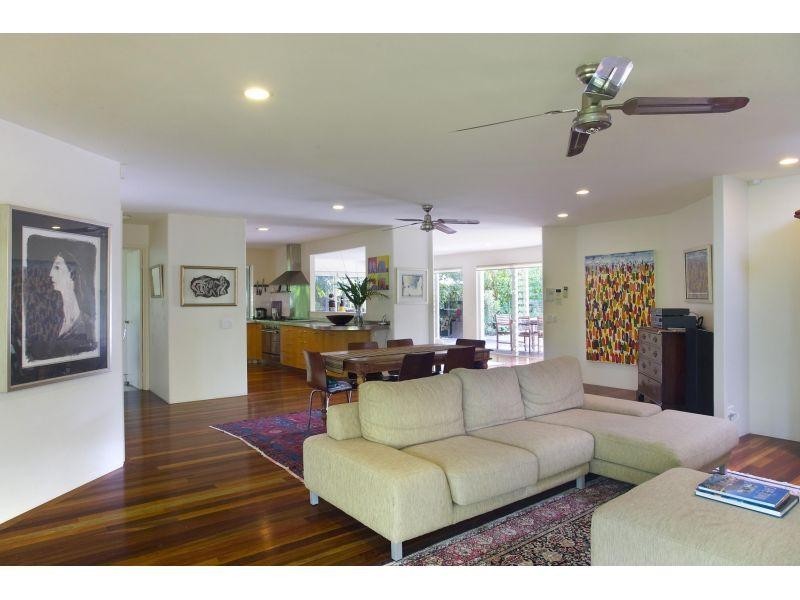 11 Currawong Street, Noosa Heads QLD 4567