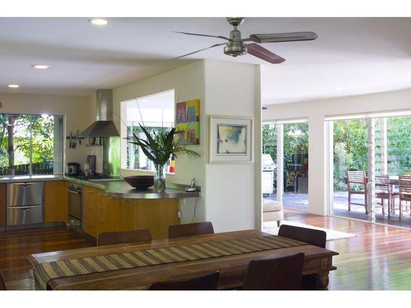 11 Currawong Street, Noosa Heads QLD 4567