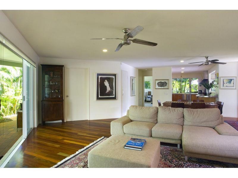 11 Currawong Street, Noosa Heads QLD 4567