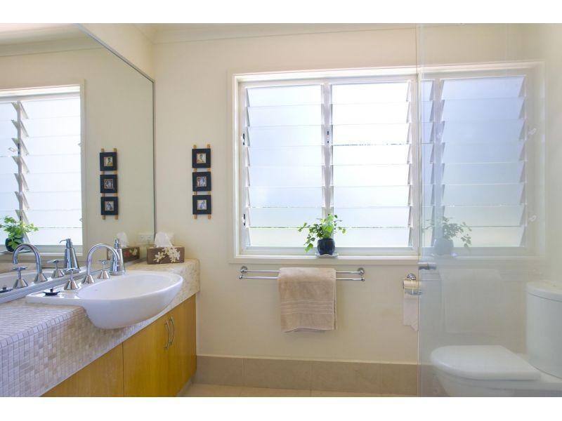 11 Currawong Street, Noosa Heads QLD 4567