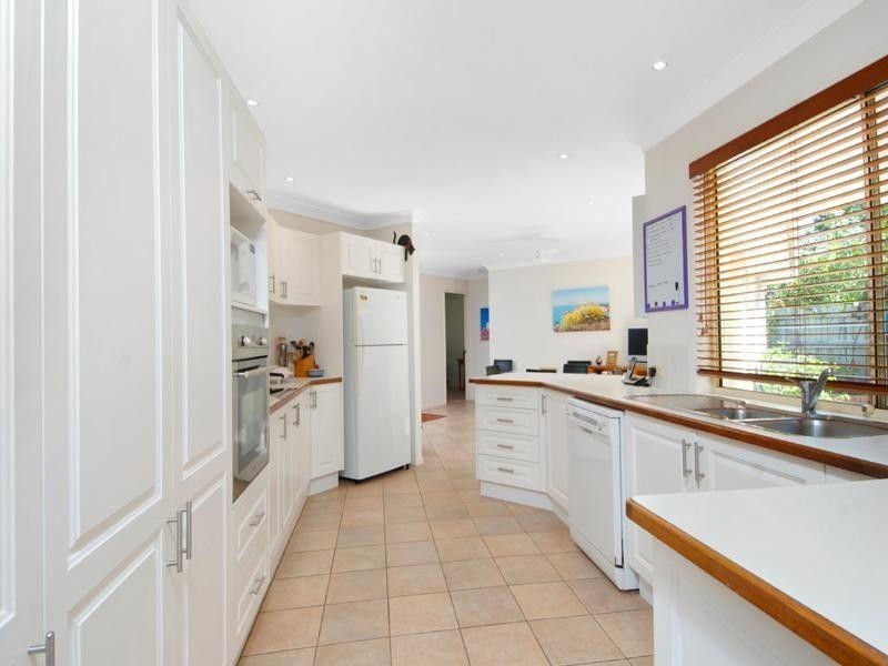 10 Sternlight Street, Noosa Waters QLD 4566