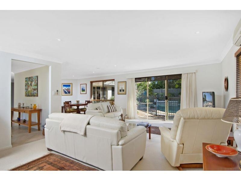 10 Sternlight Street, Noosa Waters QLD 4566