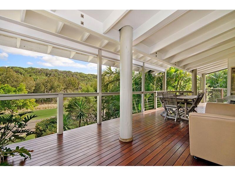 4 Flagship Court, Castaways Beach QLD 4567