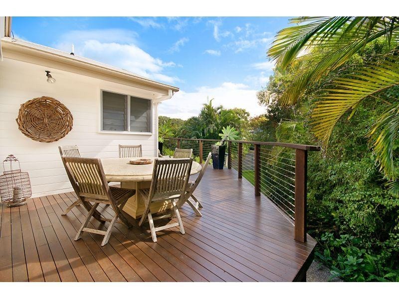 4 Flagship Court, Castaways Beach QLD 4567