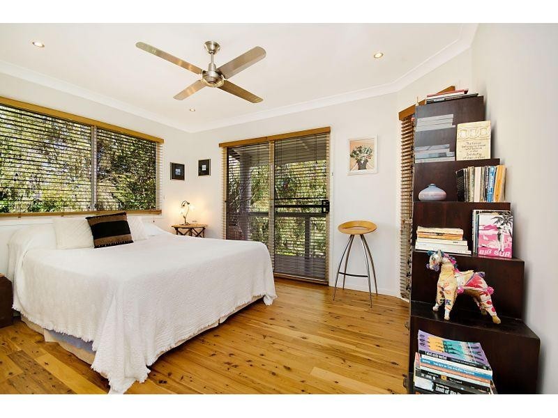 4 Flagship Court, Castaways Beach QLD 4567