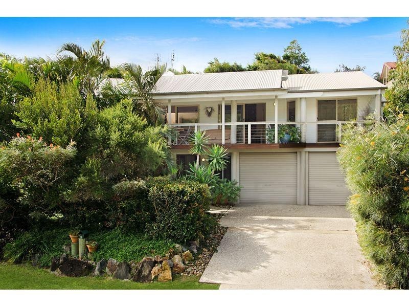 4 Flagship Court, Castaways Beach QLD 4567