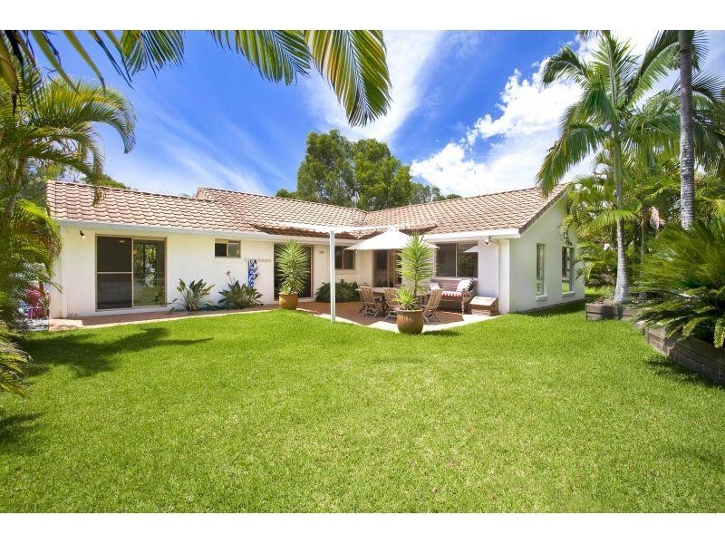 24 Seacove Court, Noosa Waters QLD 4566