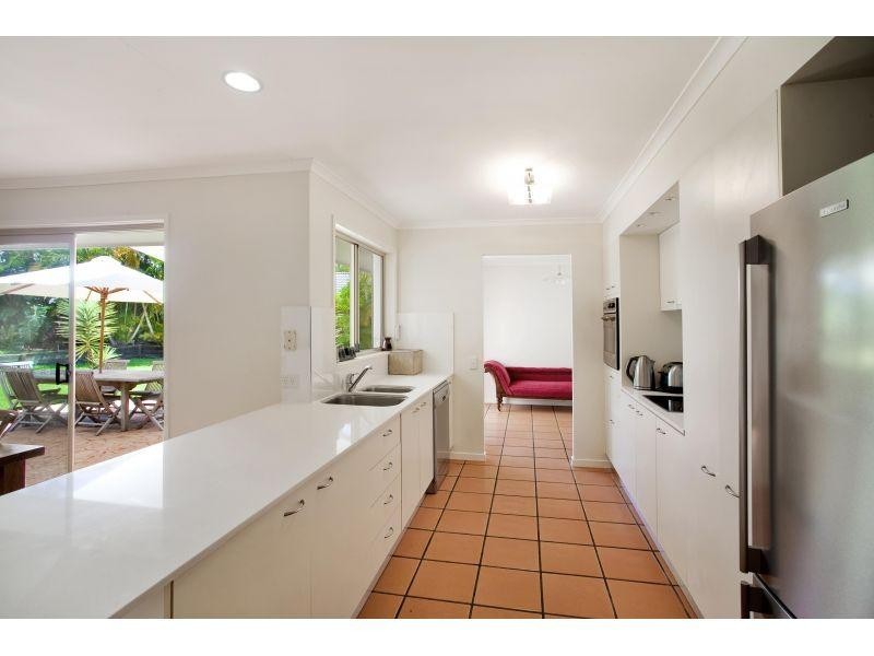 24 Seacove Court, Noosa Waters QLD 4566