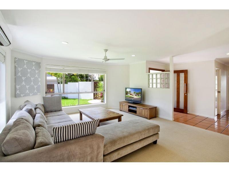 24 Seacove Court, Noosa Waters QLD 4566